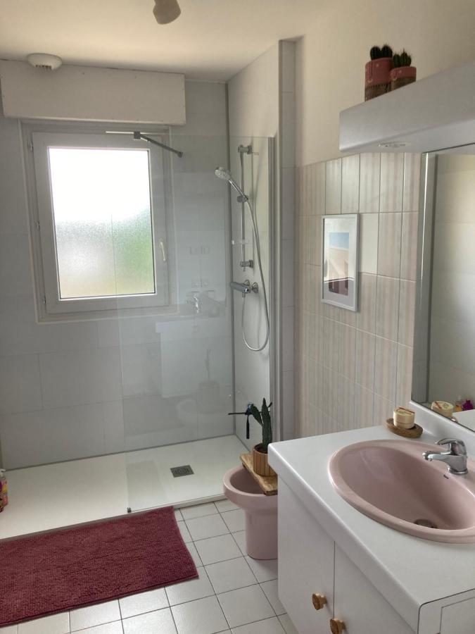 Maison Familiale Dans Une Rue Paisible Gouville-sur-Mer Kültér fotó